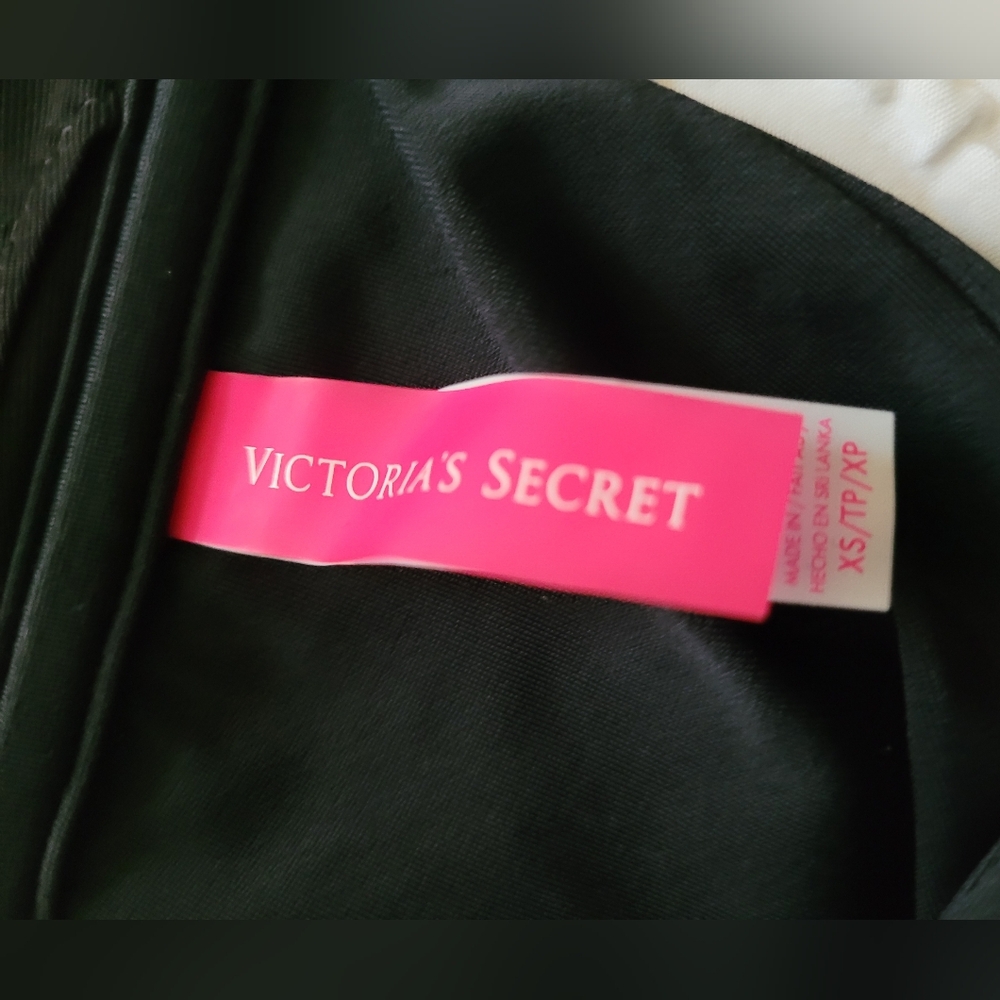 Victoria's Secret Sz XS Bikini Top - Picture 4 of 4